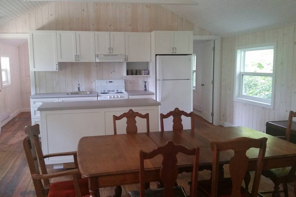 Great kitchen, fun set up for cooking with groups.
