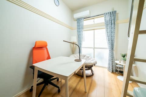 Private Bath & Kitchen Wi-Fi/Bike Rental  A107