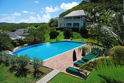 Nonsuch Bay Private Apt by Pool-full A/C all rooms