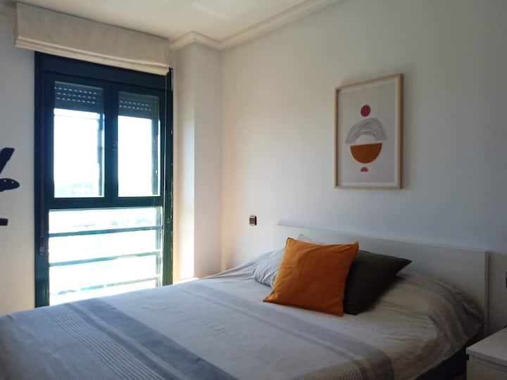 Double Room + Private Bathroom Airport Barajas