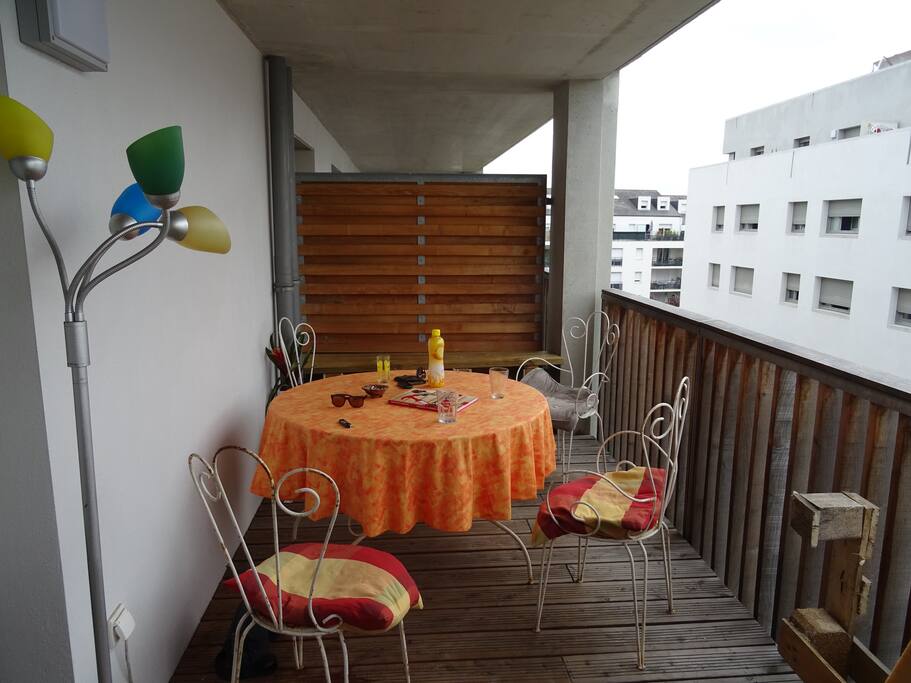 Grande terrasse de 15 m2 exposée sud.