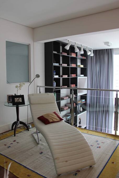 Mezzaninne. Reading's corner