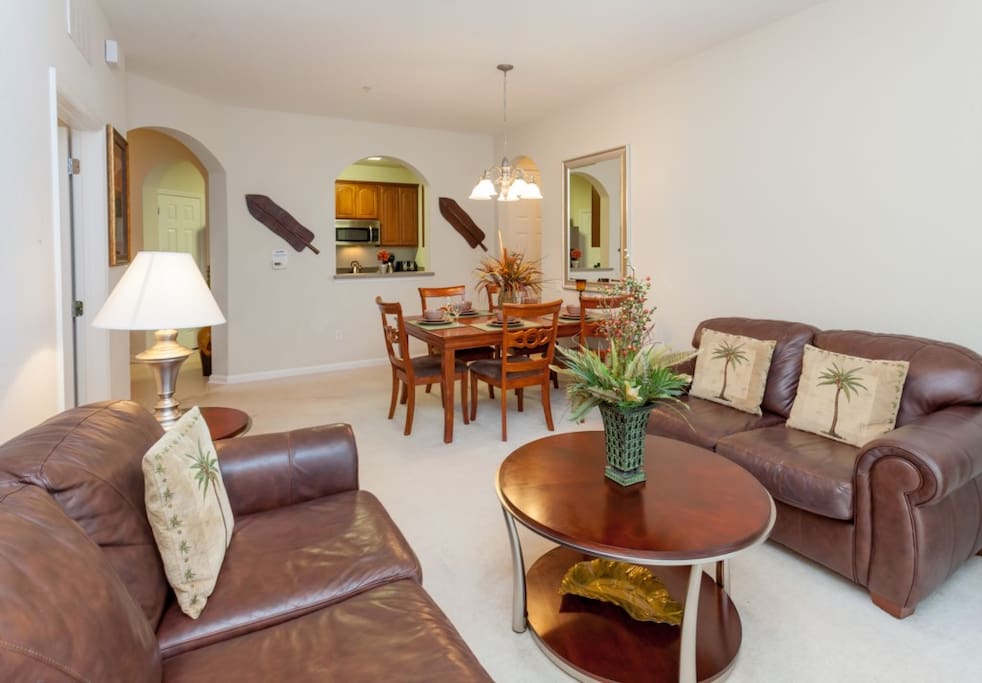 Couch,Furniture,Dining Room,Indoors,Room