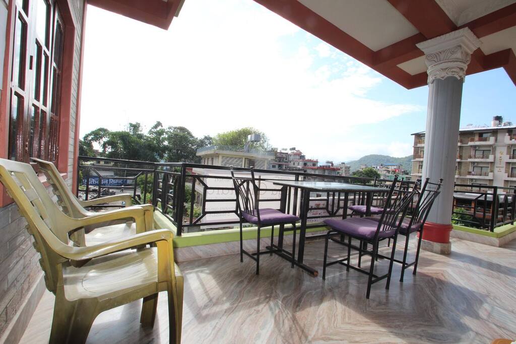 1st floor balcony seating