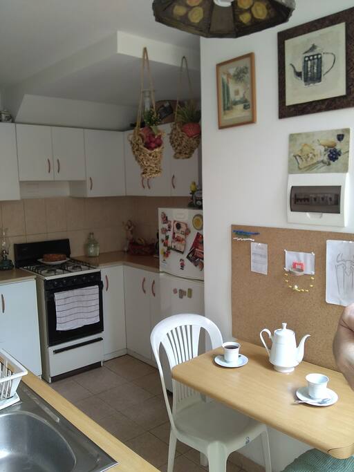 KITCHEN - a good mrning with a strong coffee