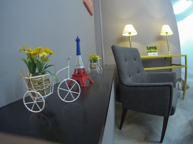 Room for 2 - Next to Starling Mall & MRT