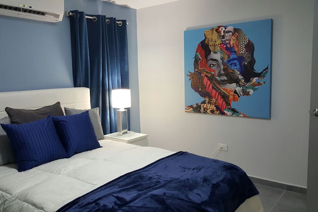 Bedroom with queen size bed