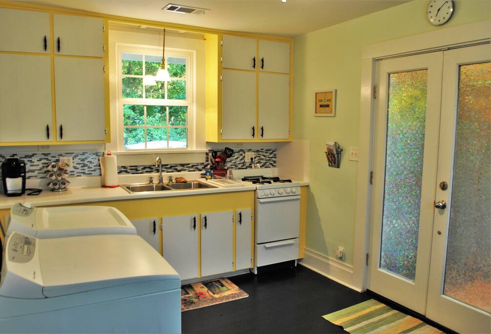 Full service kitchen and laundry