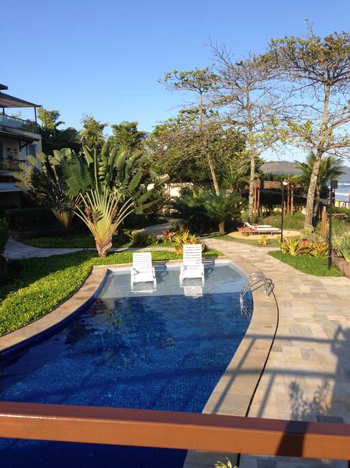Piscina do condomínio