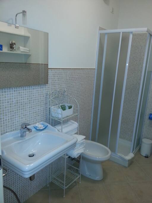 Bagno privato con doccia