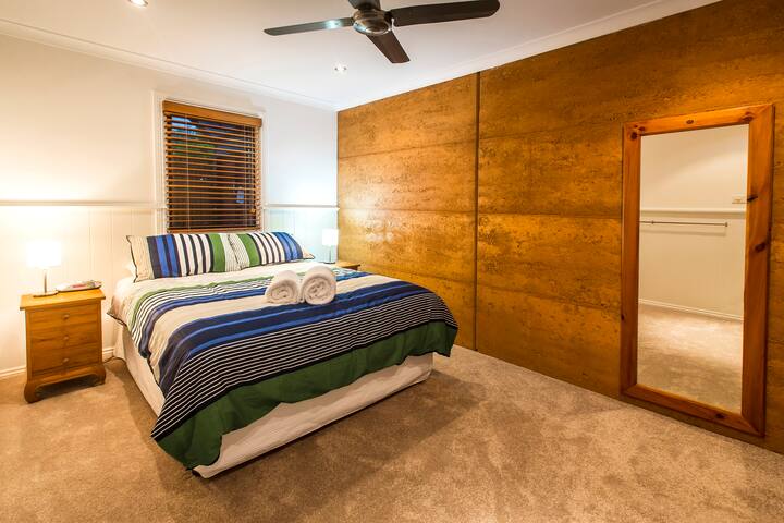 Whalers Cove, Villa Lalla Rookh with Outdoor Spa gallery image 5