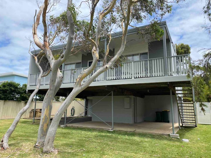 'Scribbly Gum' Cuddy BeachHouse Houses for Rent in Cudmirrah, New