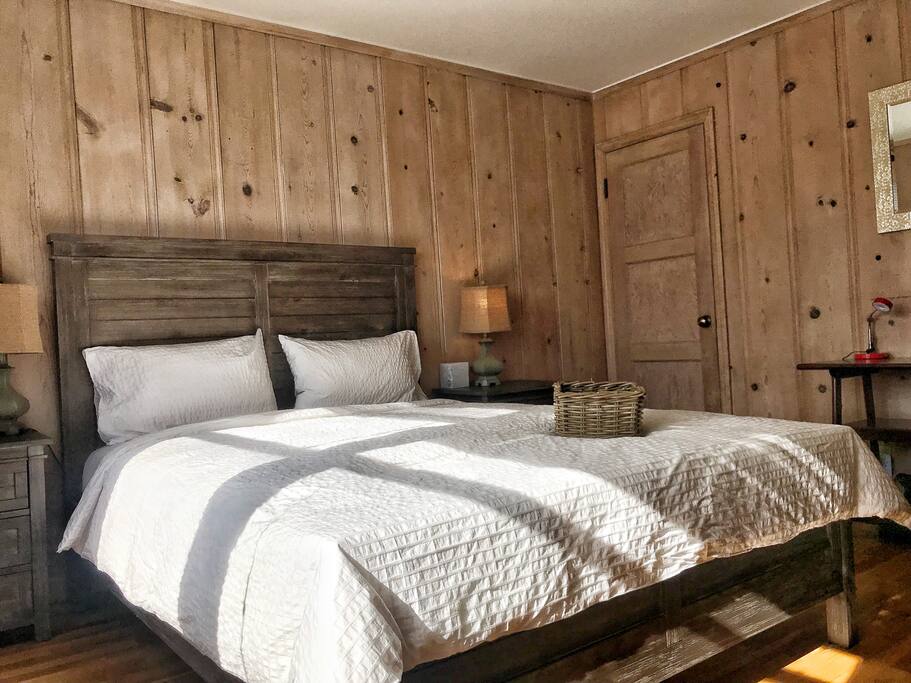 Queen size bed