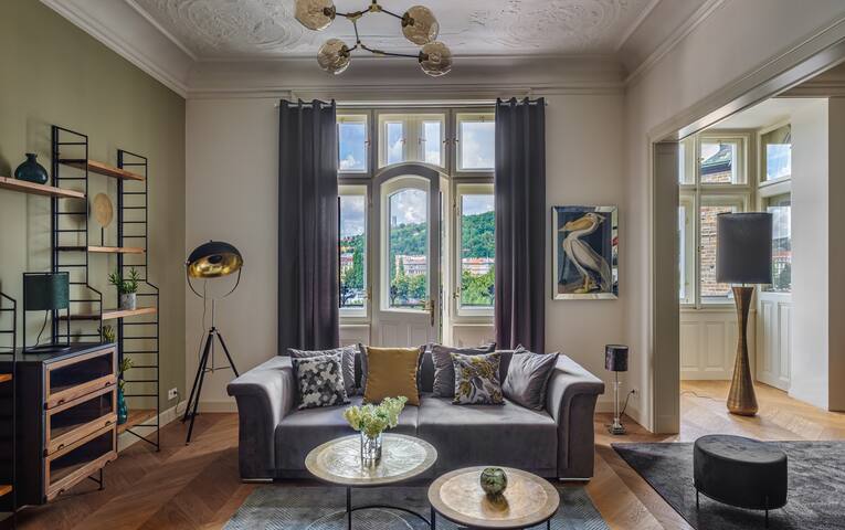 Three Bedroom Apartment with Balcony MN6 Suites gallery image 3