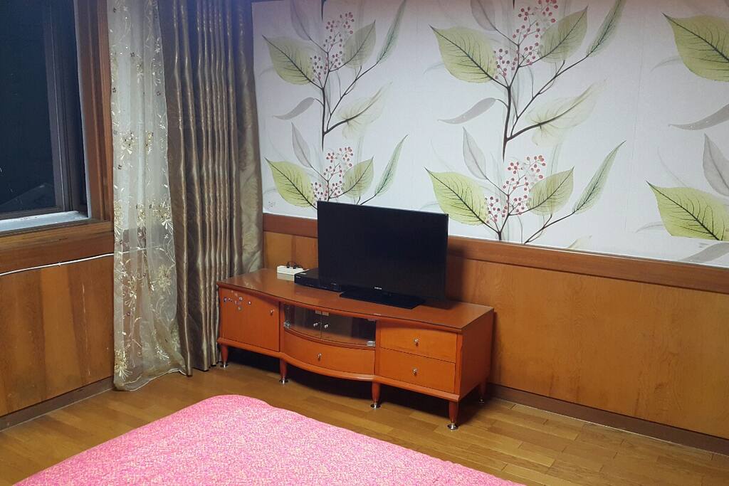 TV
