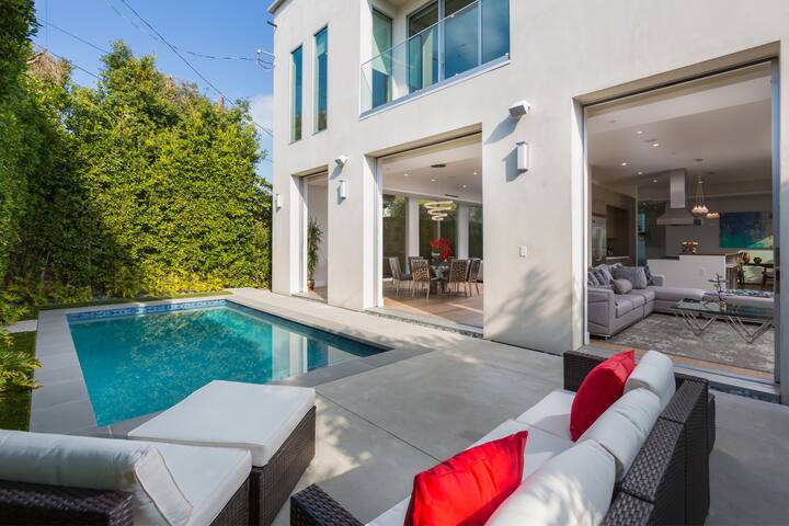 Modern Weho Luxury Stunning High Ceiling + Rooftop gallery image 4