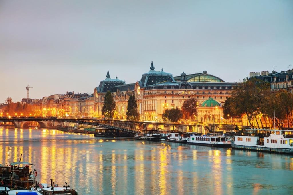 MUSEE D'ORSAY-400 M AWAY