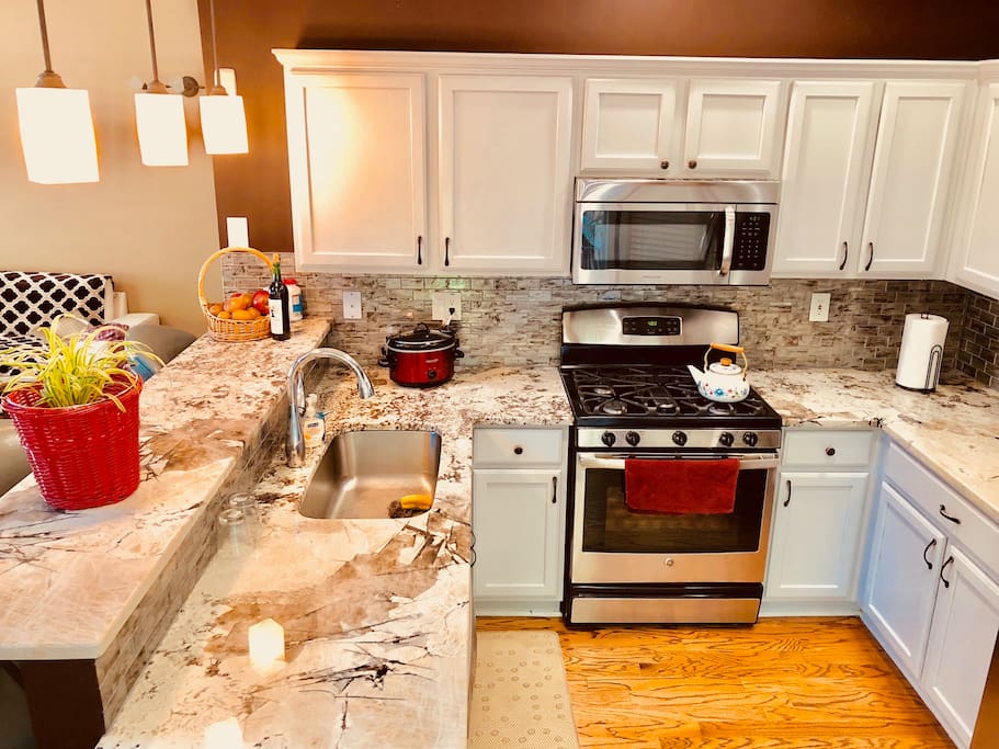 Full kitchen