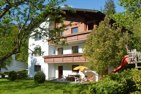 Spacious apartment in middle house with terrace, garden (apartment 2)