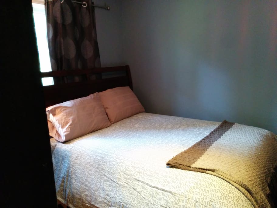 separate bedroom, double bed