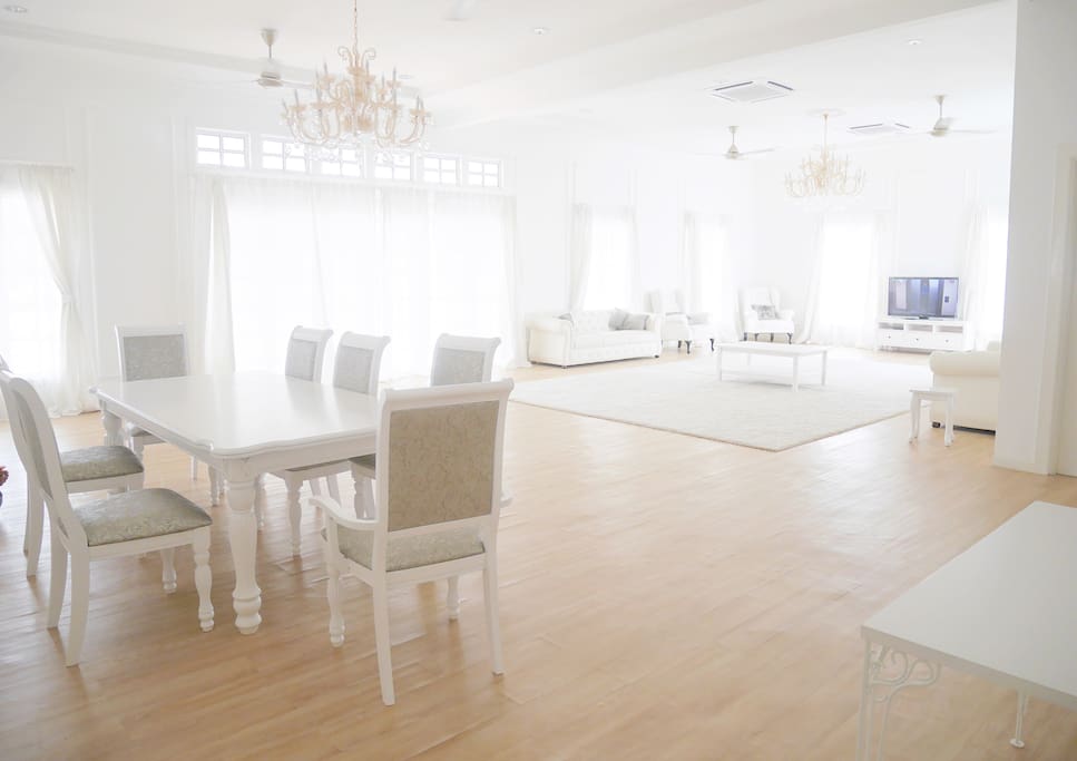 Dining area with spacious lounge