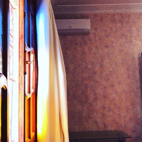 Private Moroccan style room & sharing kitchen