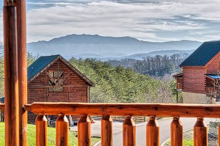 Amazing View,  Great Game Room,  50% off Zipline