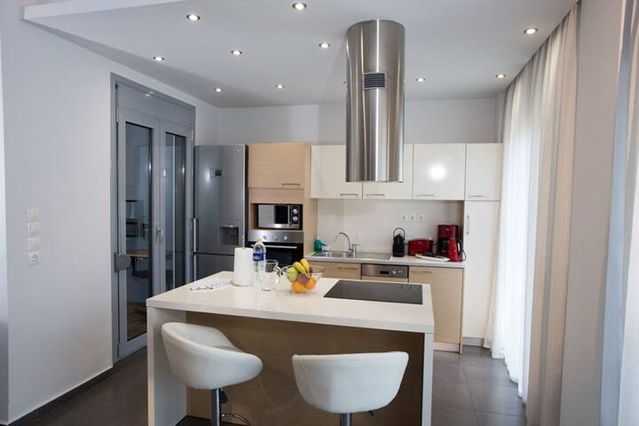 Executive Two Bedroom Apartment gallery image 4