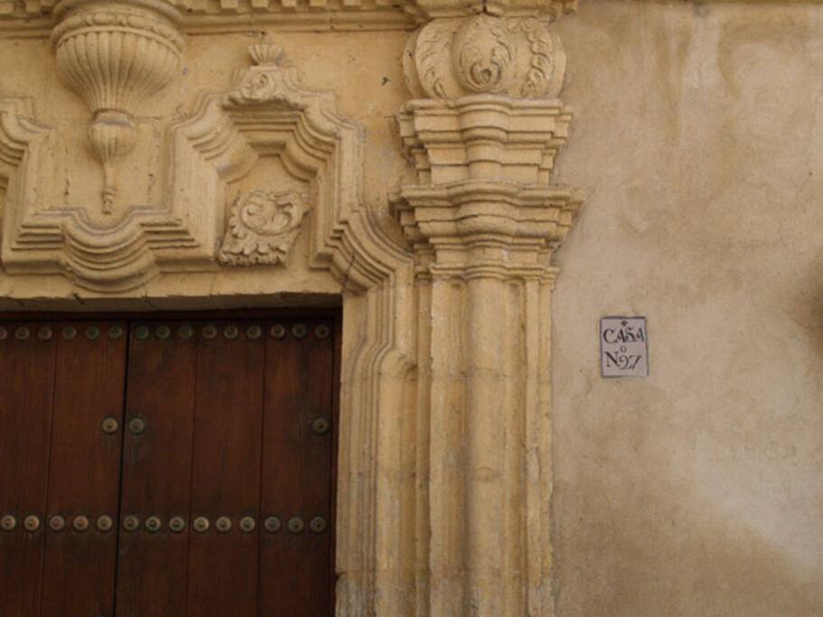 Entrada edificio siglo XVIII