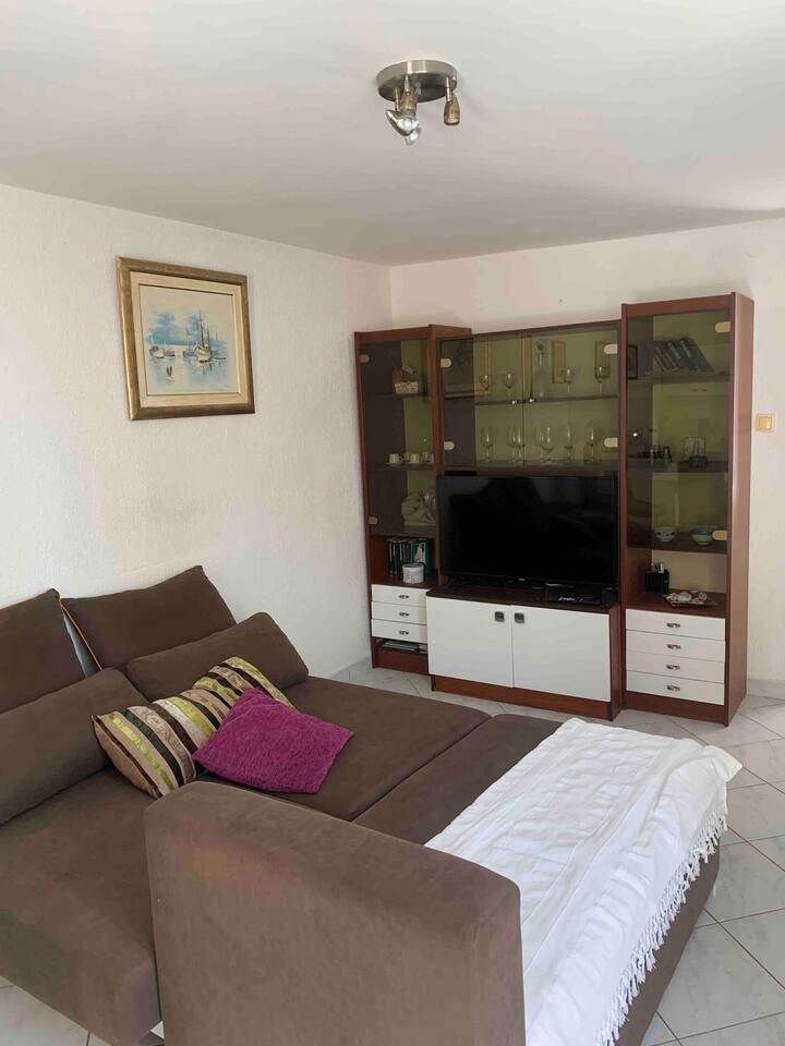 Studio Apartment Tena with Terrace and Sea View