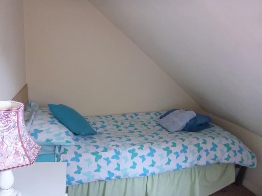 2nd bed in upper room