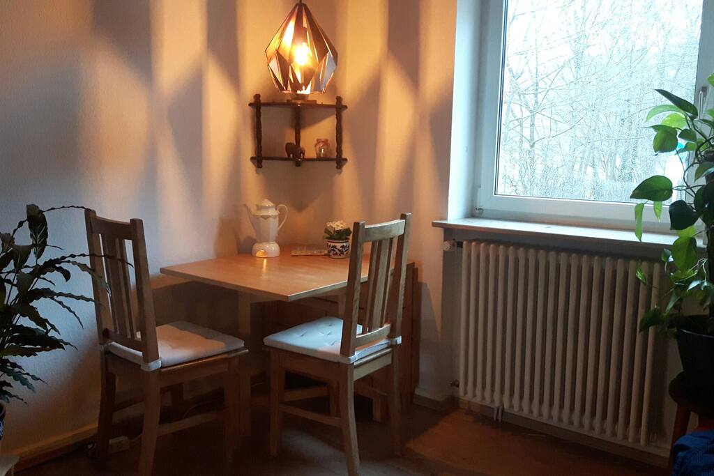 Esstisch im Wohnzimmer