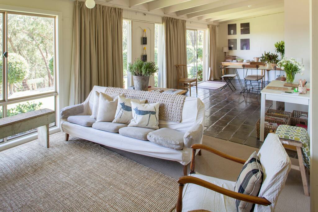 Classic contemporary furnishings throughout