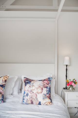 Beginnings—New Townhouse in Welcoming Heart of Newlands gallery image 2