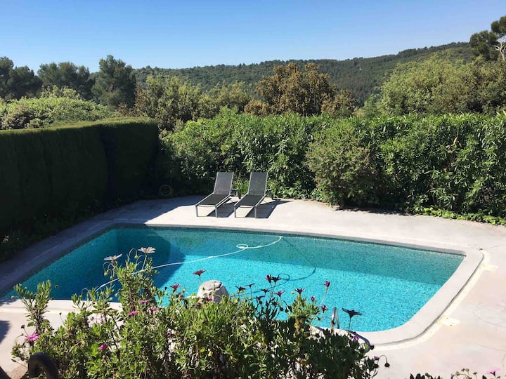 Biot : Maison De Charme Avec Piscine - 6 Personnes - Antibes