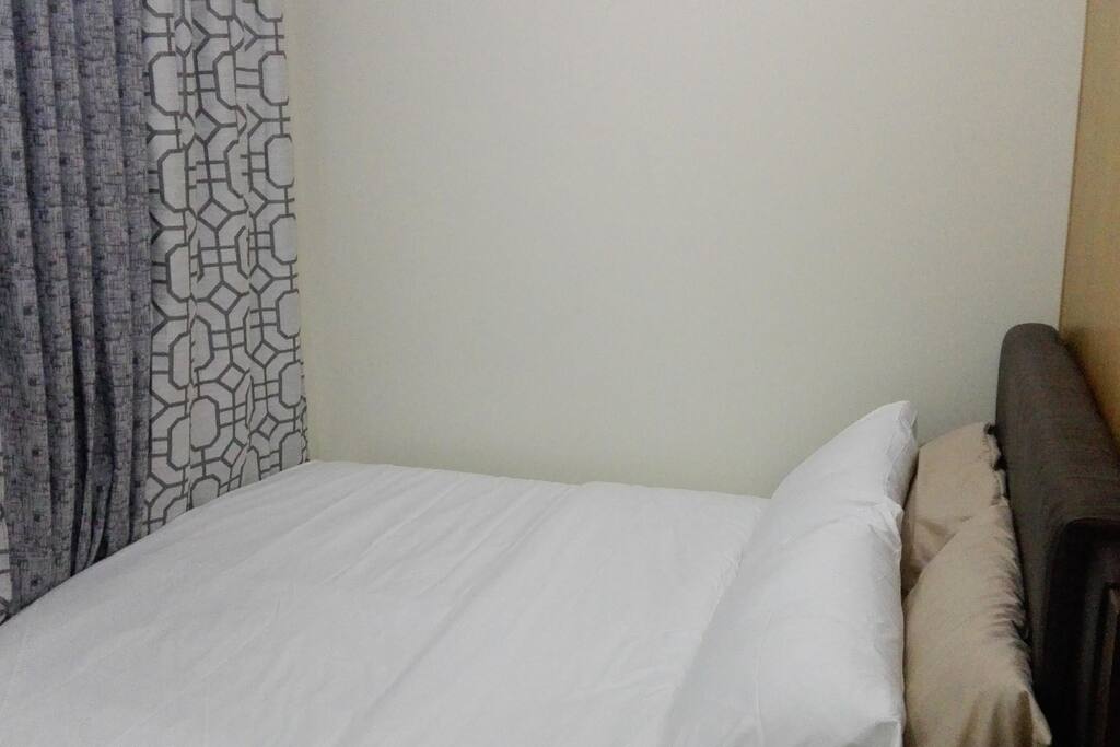 Queen size bed
