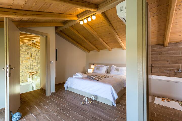 Villa Emilia, pool, seaview, luxury gallery image 3