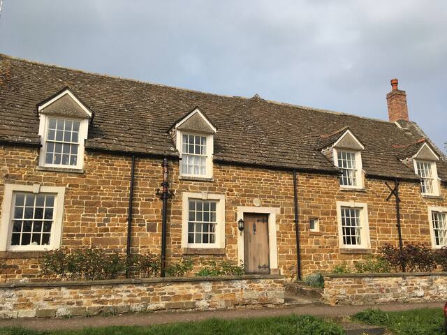 Attractive two bedroom annex with private kitchen