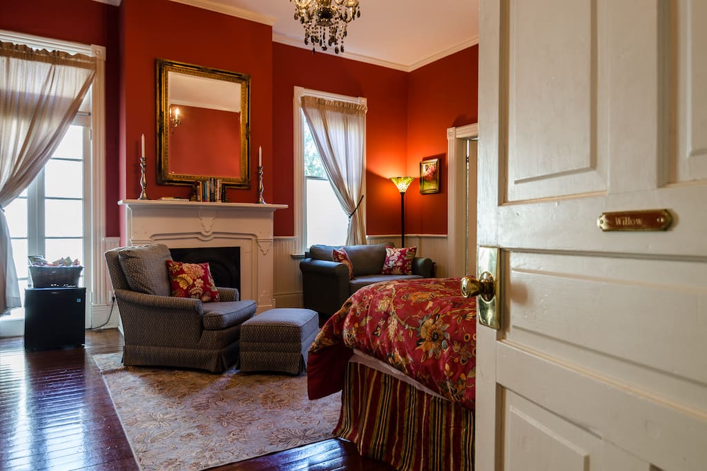 The Willow Suite is the largest guest room at Starling's Rest. This suite is on our first floor and features a king-sized bed, original fireplace mantle, large closet, chandelier, honor bar, and private ensuite bathroom.