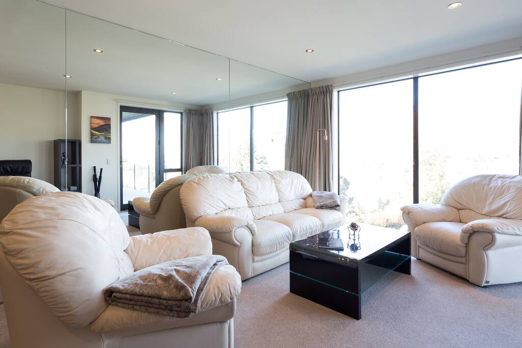 The lounge area looking out at the Remarkable Mountain range.