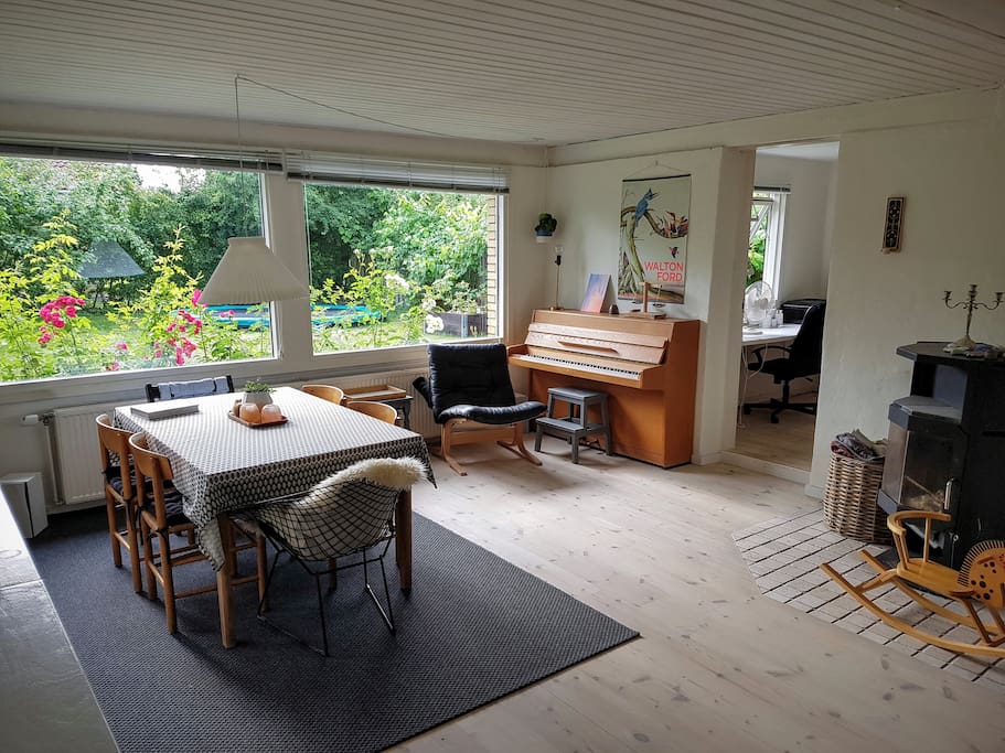 Dining room with direct access to garden