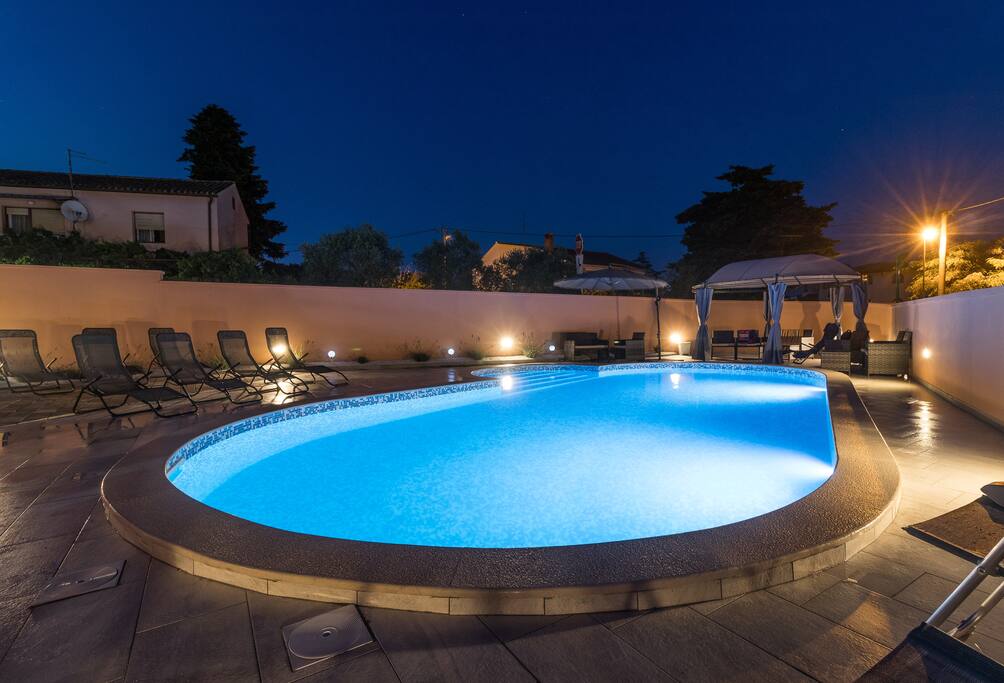 Sharing swimming pool and terrace