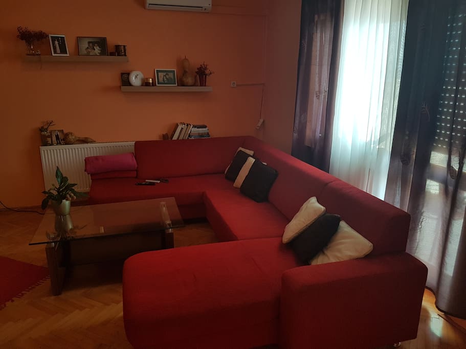 Living room, photo 1