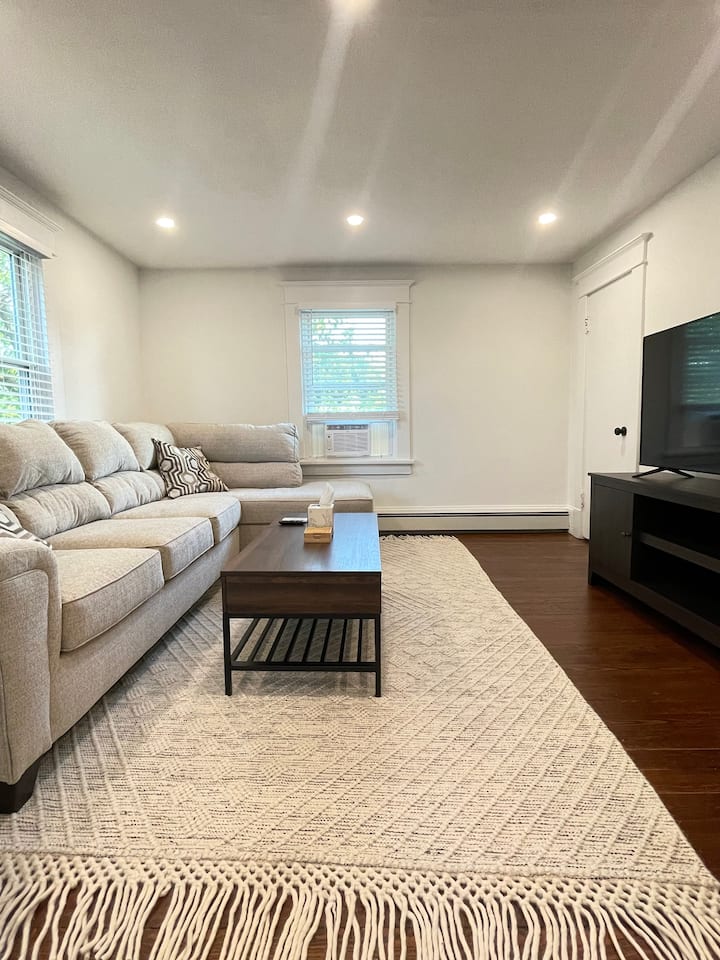 Cozy 2 Br Apartment In The Heart Of Beacon - Beacon, NY
