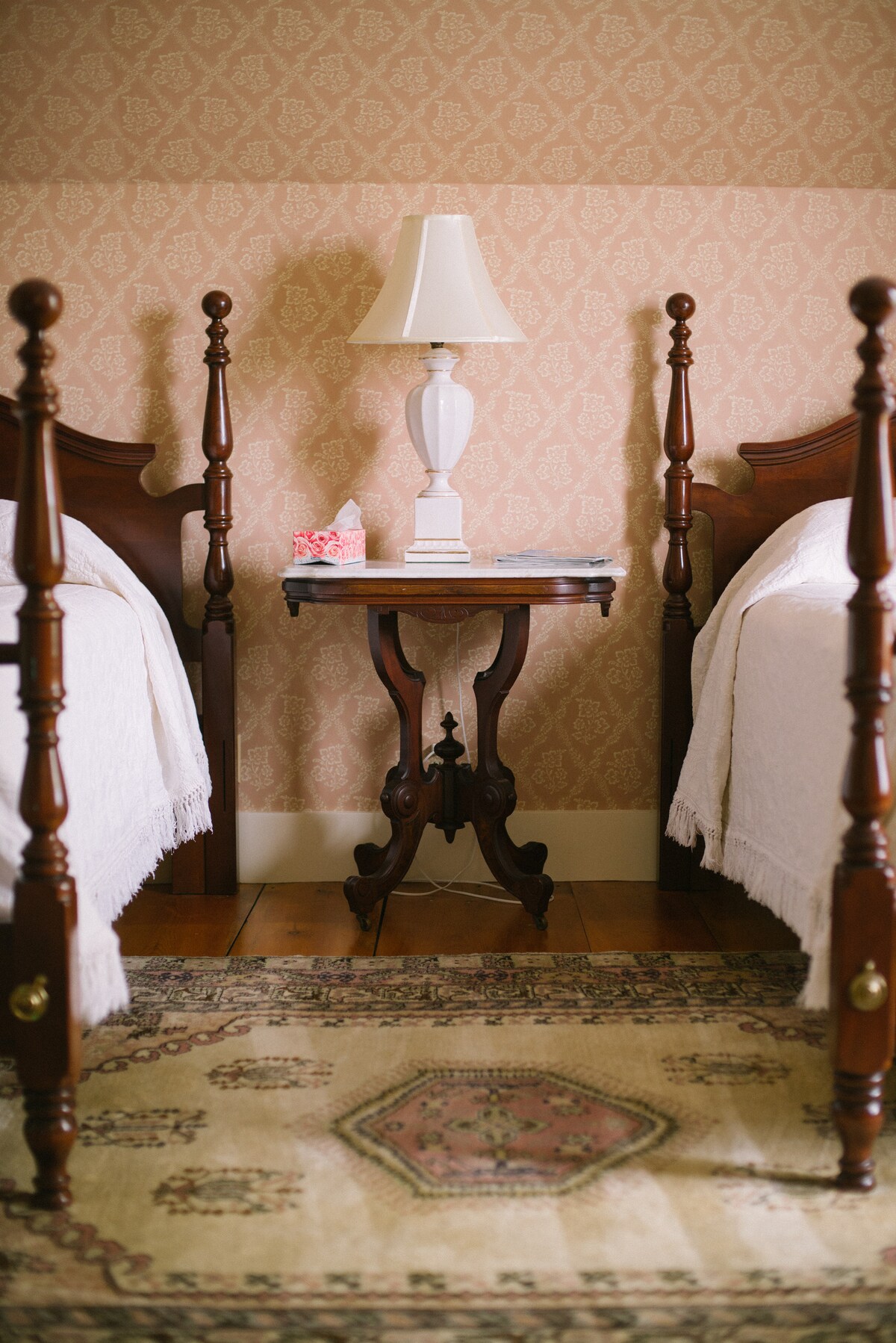 Ვარდისფერი ოთახი მე-2 სართულზე