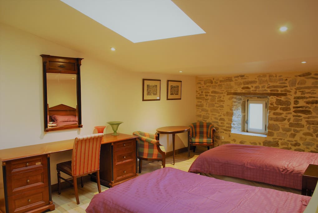 Carignan bedroom