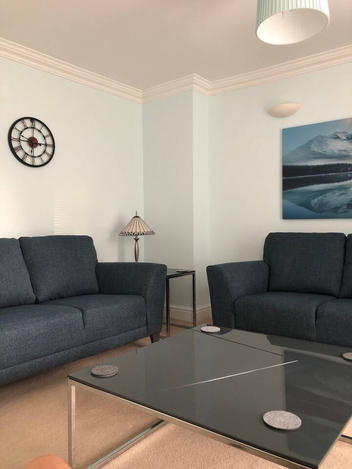 High standard Cheltenham townhouse Townhouses for Rent in