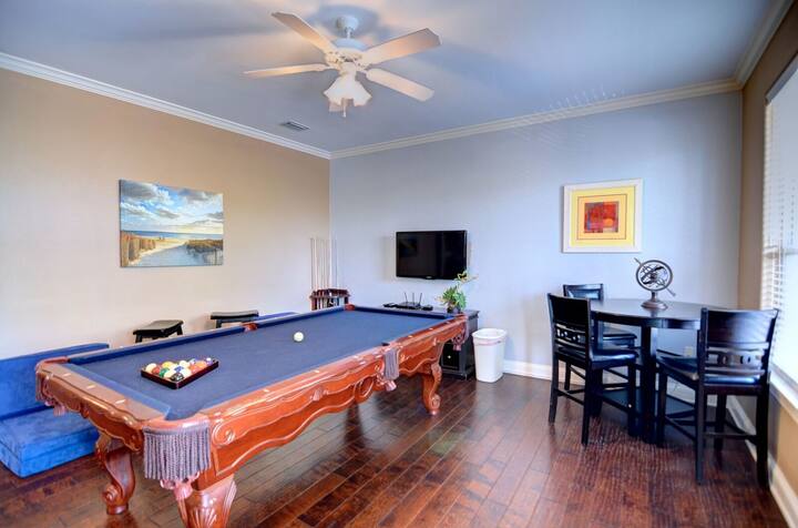 Lagoon Pool Heated Pool Table Short Walk To Beach Houses For Rent In Destin Florida United States