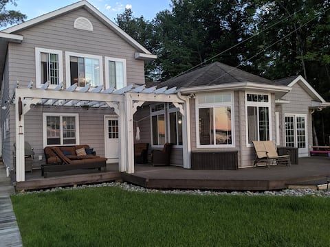 Amazing 100 Ft Beach & Lake Front 5 Bdm 3.5 Baths