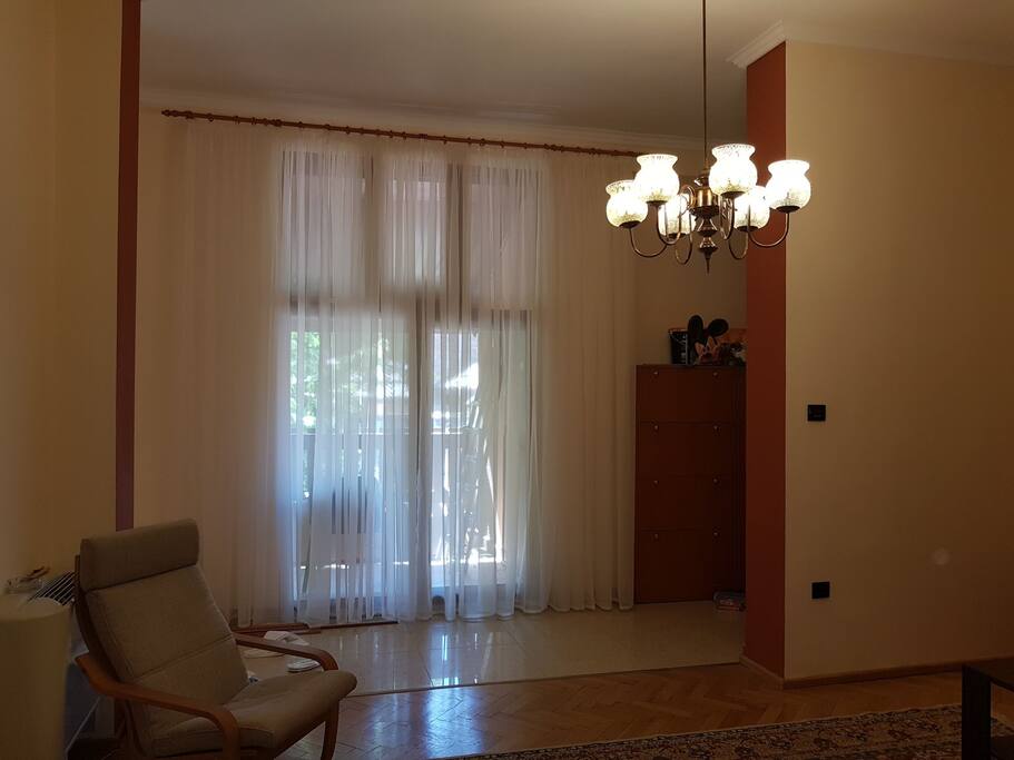 entrance+livingroom